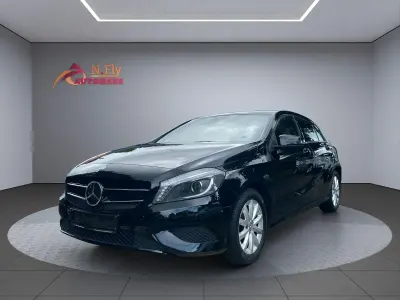 Gebraucht Mercedes 180 Style 109 PS (80 kW) 2015 Schwarz Limousine