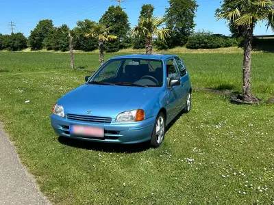 Gebraucht Toyota Starlet 75 PS (55 kW) 1996 Blau Kleinwagen
