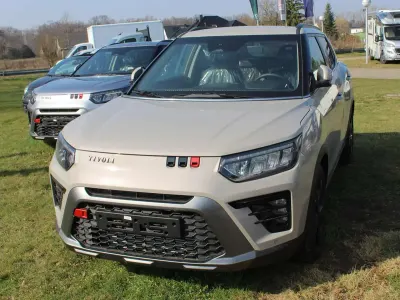 Nuova KGM Tivoli 163 CV (119 kW) 2026 Latte greige metallic SUV