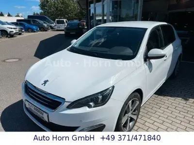 Gebraucht Peugeot 308 Allure 131 PS (96 kW) 2014 Weiß Limousine