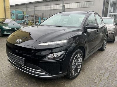 Gebraucht Hyundai Kona Select 100 kW (136 PS) 2023 Schwarz SUV