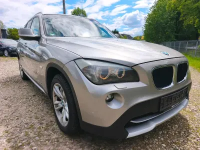 Gebraucht BMW X1 143 PS (105 kW) 2011 Gold SUV