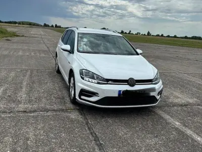 Gebraucht VW Golf VII R-line 150 PS (110 kW) 2020 Weiß Kombi