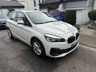 Gebraucht BMW 216 Active Tourer Sport Line 116 PS (85 kW) 2019 Weiß Van / Kleinbus