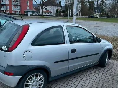 Gebraucht Opel Corsa 75 PS (55 kW) 2002 Silber Kleinwagen