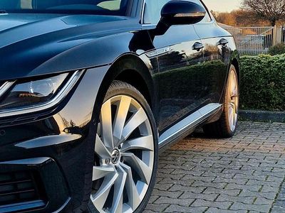 Second-hand VW Arteon R-line 190 CP (139 kW) 2019 Negru Hatchback