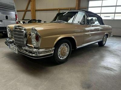 Usata Mercedes W111 Classic 160 CV (117 kW) 1969 Beige Cabrio