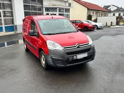Rot Gebraucht 2018 Citroën Berlingo Van / Kleinbus | 4.490 € (Fairer Preis)