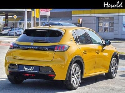 Gebraucht Peugeot e-208 Allure+ 100 kW (136 PS) 2023 Gelb Kleinwagen