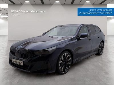 Gebraucht BMW 550e M Sport 489 PS (359 kW) 2025 Blau Kombi