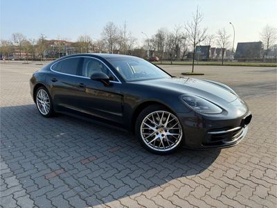 Porsche Panamera 4S