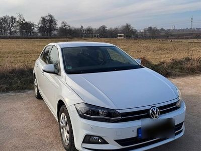 Weiß Gebraucht 2019 VW Polo Highline Kleinwagen | 13.750 €