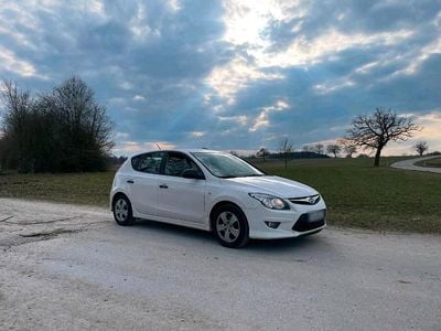 Usata Hyundai i30 99 CV (72 kW) 2012 Bianco Utilitaria