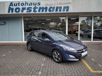 gebraucht Hyundai i30 STYLE KOMBI dCI NAVI AUTOM. KLIMA BC BHE. SITZE