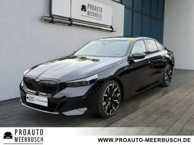 Gebraucht BMW 520 M Sport 197 PS (144 kW) 2024 Carbonschwarz Limousine