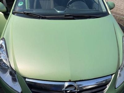 Usata Opel Corsa Edition 60 CV (44 kW) 2009 Verde Utilitaria
