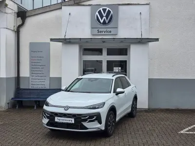 Neu VW T-Roc Cabriolet Life 116 PS (85 kW) 2026 Pure white SUV