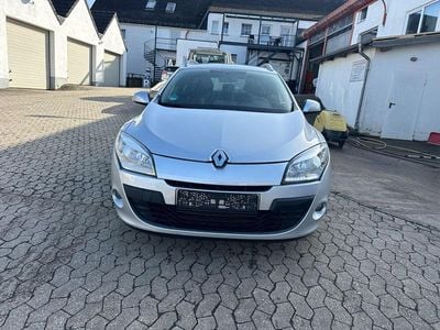 Gebraucht Renault Mégane GrandTour Dynamique 106 PS (77 kW) 2012 Grau Kombi