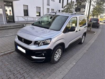 Begagnad Peugeot Rifter Allure 131 HK (96 kW) 2019 Silver Minibuss