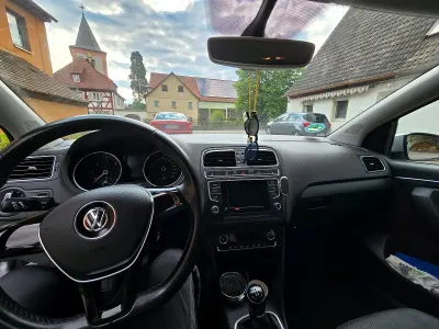 Gebraucht VW Polo 90 PS (66 kW) 2015 Silber Limousine