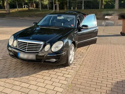 Gebraucht Mercedes E200 Avantgarde 184 PS (135 kW) 2007 Schwarz Limousine