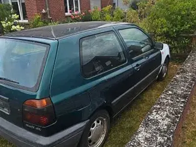 Gebraucht VW Golf III 75 PS (55 kW) 1996 Grün Limousine
