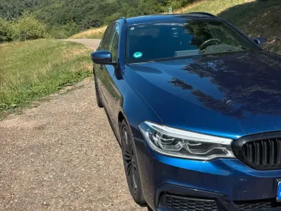 Gebraucht BMW 520 M Sport 190 PS (139 kW) 2020 Blau Kombi
