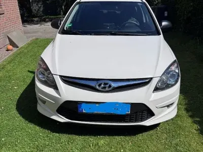 Gebraucht Hyundai i30 Classic 90 PS (66 kW) 2011 Weiß Limousine