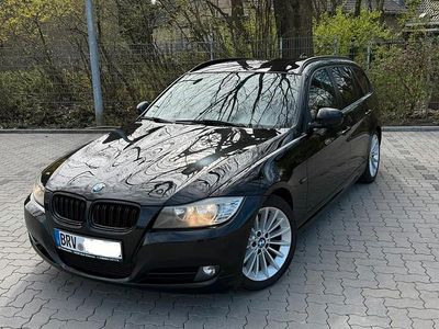 Gebraucht BMW 320 143 PS (105 kW) 2010 Schwarz Kombi