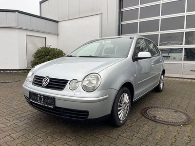 Silber Gebraucht 2003 VW Polo Comfortline Limousine | 2.990 € (Teuer)