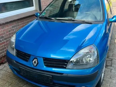 Używany Renault Clio II 55 KM (40 kW) 2004 Niebieski Hatchback