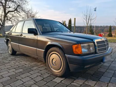 Gebraucht Mercedes 190 72 PS (52 kW) 1989 Grau Limousine