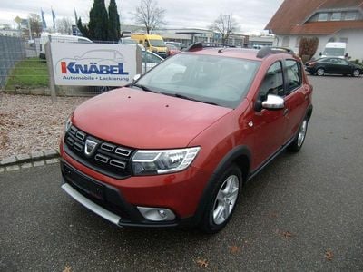 Gebraucht Dacia Sandero Celebration 90 PS (66 kW) 2018 Rot Limousine