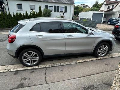 Mercedes GLA220