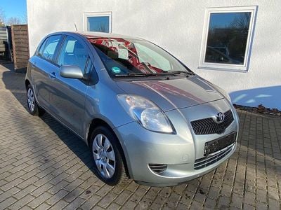 Grau Gebraucht 2006 Toyota Yaris Sol Kleinwagen | 2.850 € (Fairer Preis)