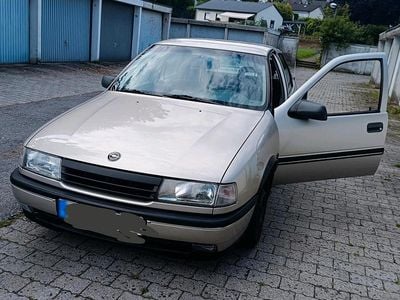 Gebraucht Opel Vectra 116 PS (85 kW) 1990 Beige Kleinwagen