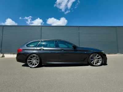 Gebraucht BMW 540 Shadowline 320 PS (235 kW) 2020 Grau Kombi