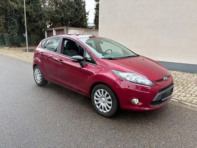 Hot magenta Gebraucht 2010 Ford Fiesta Trend Limousine | 3.150 € (Fairer Preis)