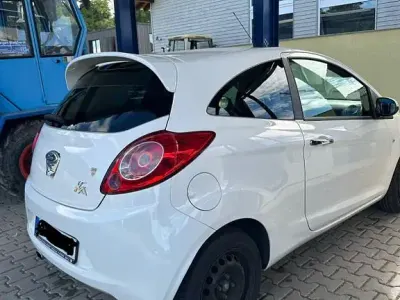 Gebraucht Ford Ka Titanium 69 PS (50 kW) 2011 Weiß Kleinwagen