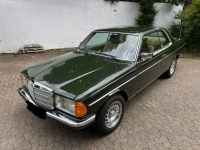 Gebraucht Mercedes 230 136 PS (100 kW) 1983 Grün Coupé