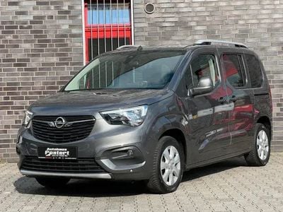 Gebraucht Opel Combo Life Innovation 131 PS (96 kW) 2020 Mondstein grau/e:vulkan grau Limousine
