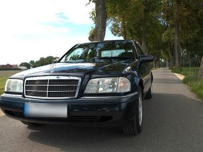 Gebraucht Mercedes C180 122 PS (89 kW) 1996 Schwarz Limousine