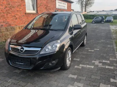 Gebraucht Opel Zafira Family 140 PS (102 kW) 2014 Schwarz Van / Kleinbus