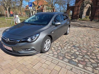 Gebraucht Opel Astra Innovation 136 PS (100 kW) 2018 Grau Kombi