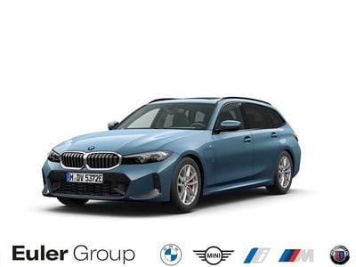 Blau Gebraucht 2025 BMW 330e Performance Kombi | 47.989 € (Superpreis)