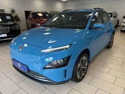 Gebraucht Hyundai Kona Select 100 kW (136 PS) 2023 Blau SUV