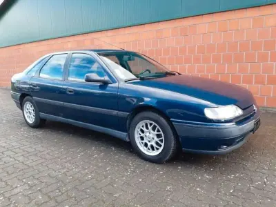 Gebraucht Renault Safrane 107 PS (78 kW) 1992 Blau Kleinwagen