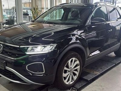 Second-hand VW T-Roc Life 116 CP (85 kW) 2022 Negru SUV