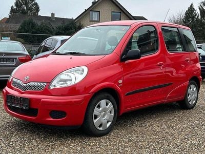 Gebraucht Toyota Yaris Verso 84 PS (61 kW) 2005 Super red 5 Van / Kleinbus