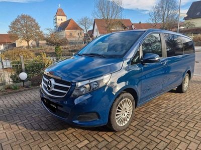 Gebraucht Mercedes V200 136 PS (100 kW) 2017 Blau Van / Kleinbus